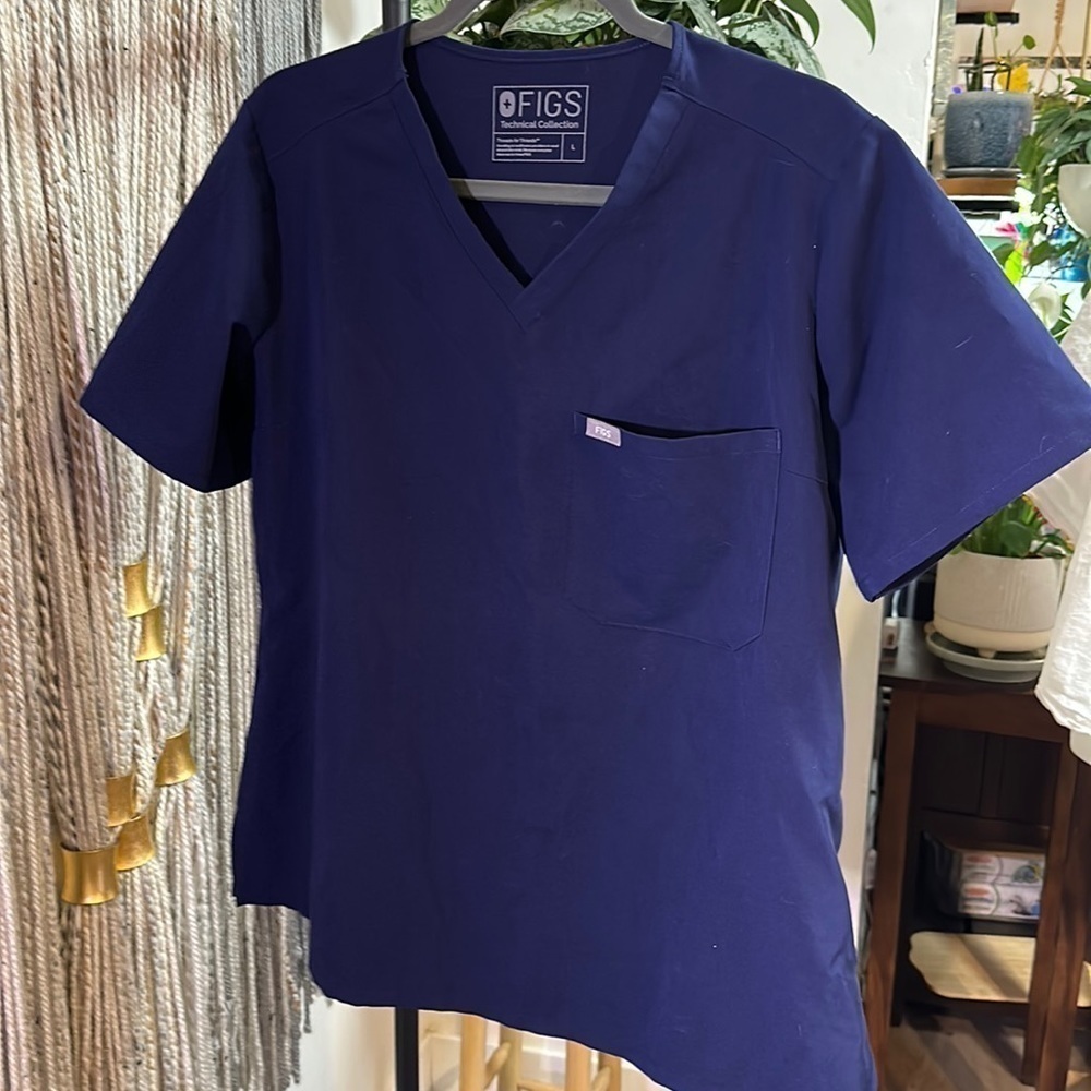 Men’s FIGS technical scrub top